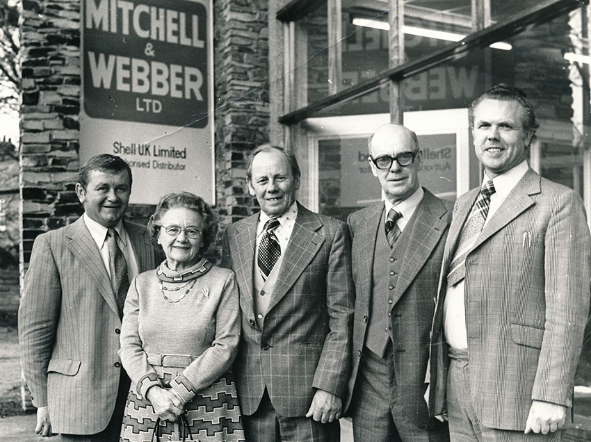Ted-Ruby-webber-Jim-Mitchell-bert-bro-Bet-Roy-outside-fal-depot